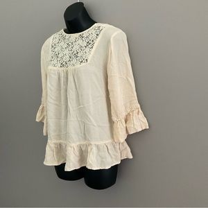 Eyeshadow V neck Blouse. EUC. Size Medium.